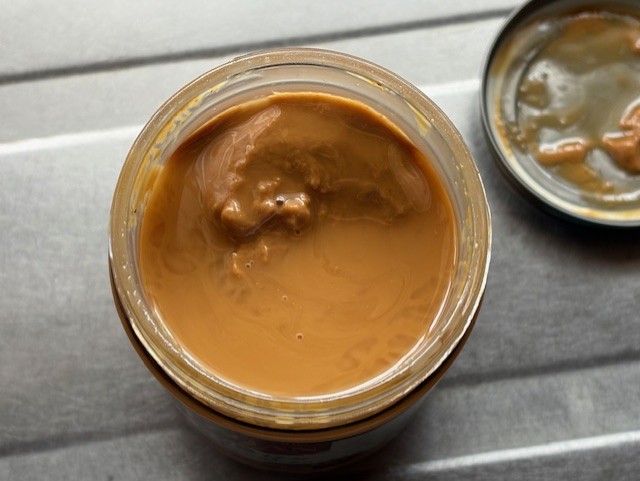 開封直後の油が分離している状態